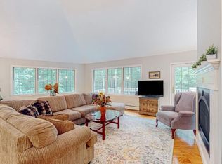 24 Mill St, Raymond, ME 04071