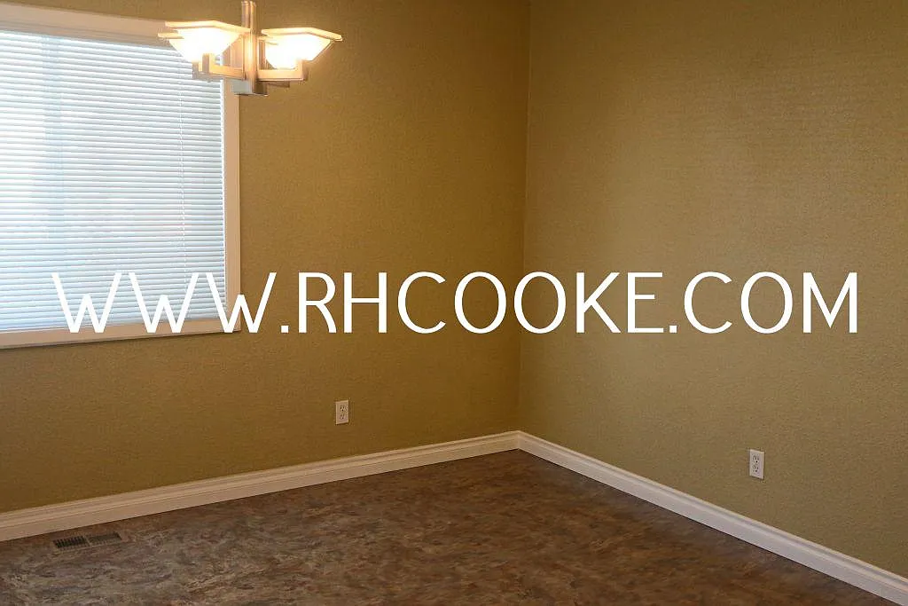 4 bed, 1966 sqft, $1,800 — Photo 3