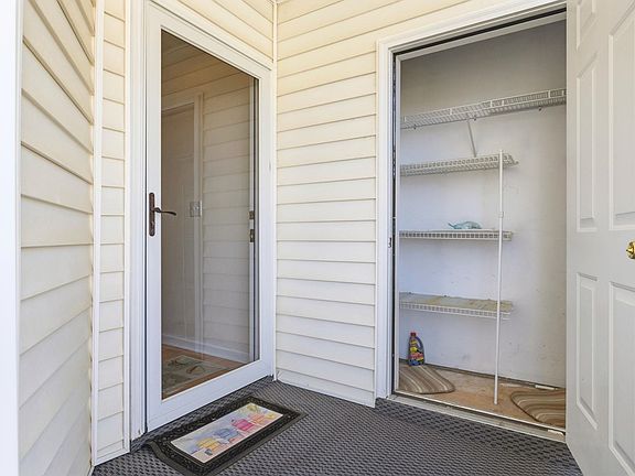 4th image of 1230 River Oaks Dr. #21-D