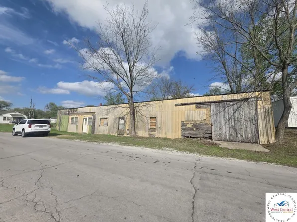 320 S Carter St, Clinton, MO 64735