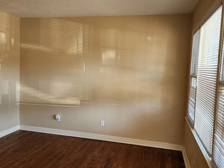3417 Pioneer St — Photo 18