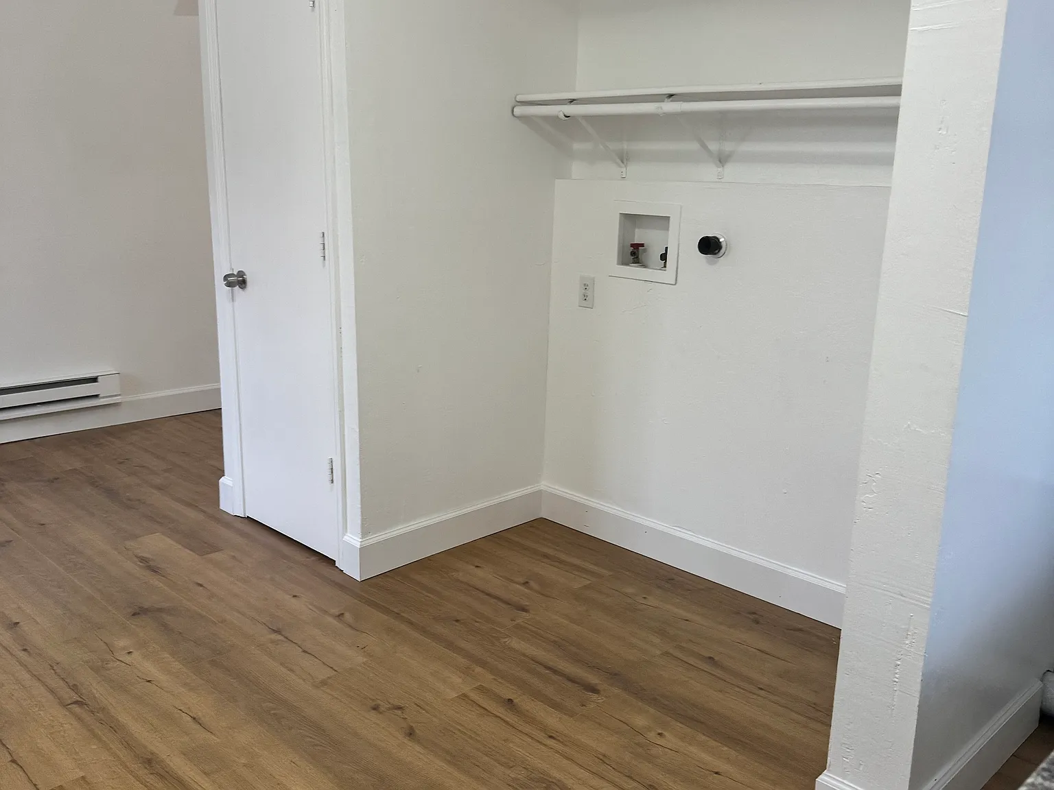 2 bed, 900 sqft, $1,600 — Photo 4
