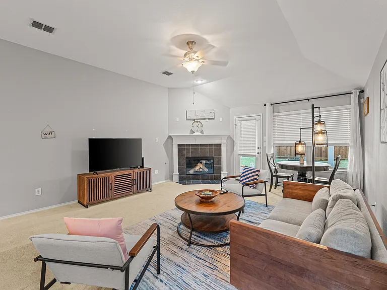9412 Caliente Dr — Photo 39