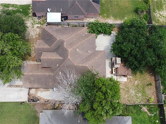 2nd image of 732 Huisache St