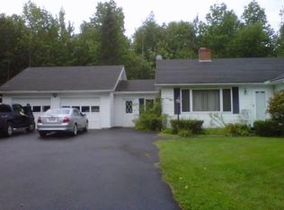 33 Mount Vista Dr, Sidney, ME 04330