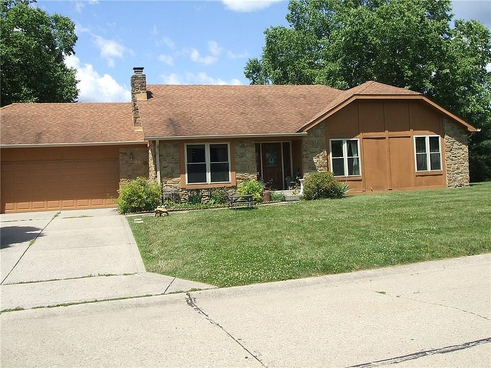 2nd image of 384 Pleasantview Blvd