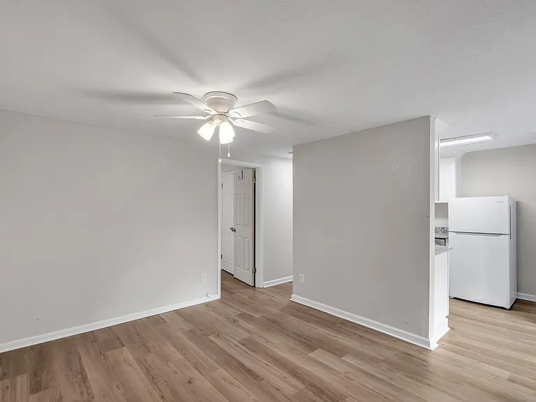 3521 Parr Ln — Photo 6