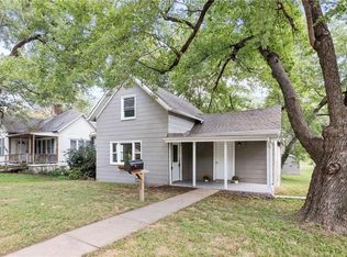 1207 S 2nd St, Leavenworth, KS 66048