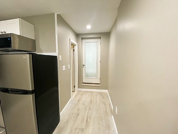 4th image of 466 Commercial St #11643666