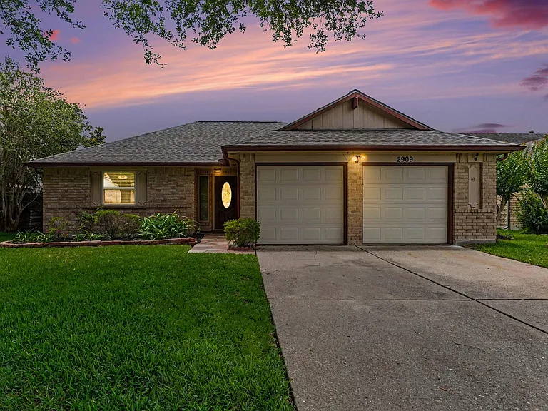 2909 Forest Hills Dr — Photo 29