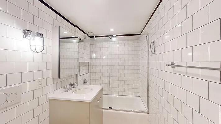 Rented by Bond New York | media 8