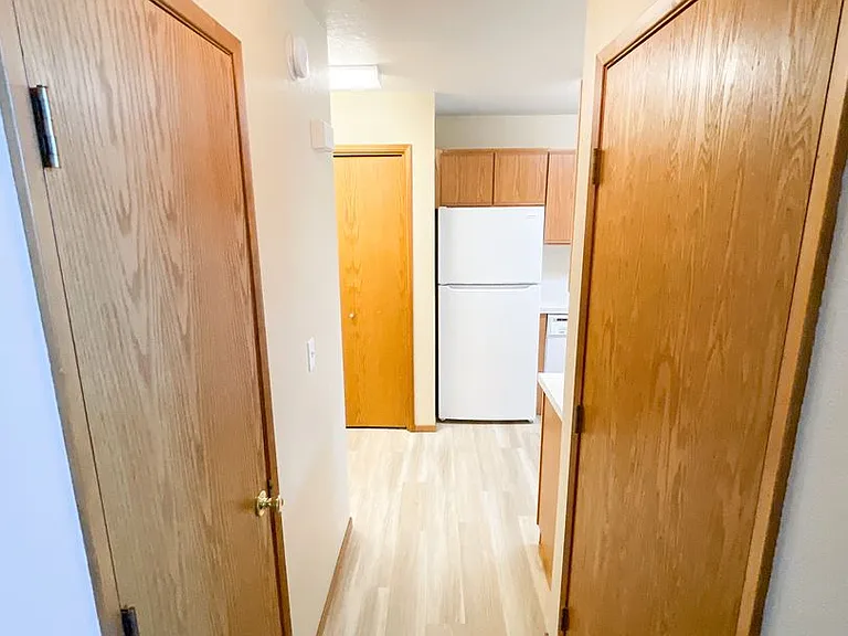 5710-5712 Glenridge Way #5714 — Photo 7