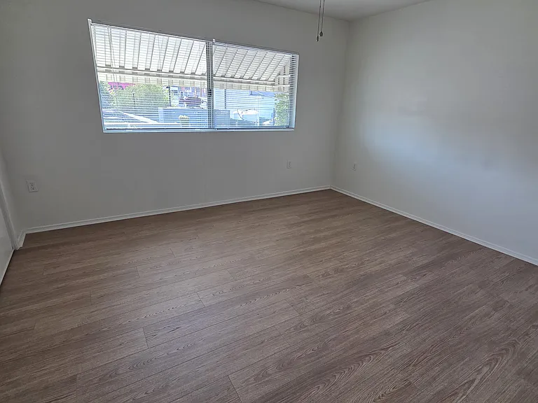 529 N Alfred St #6 — Photo 7