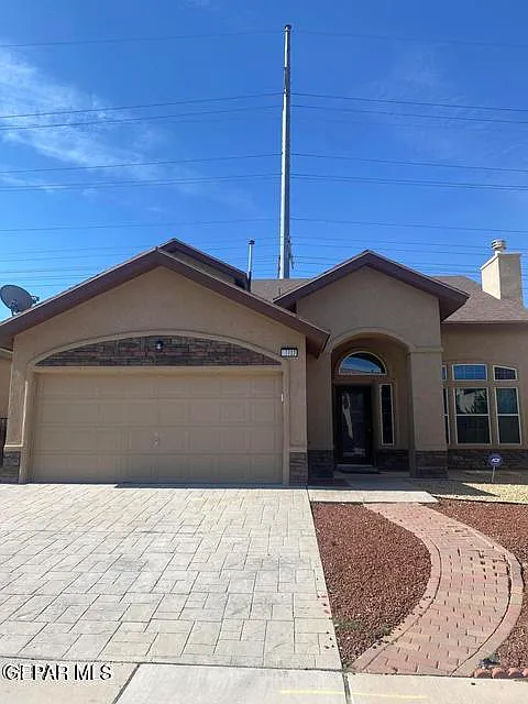 3 bed, 2.5 bath, 1770 sqft, $1,800 — Photo 2