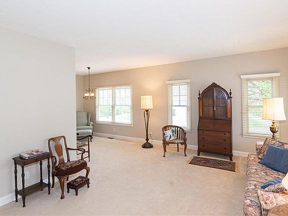 5th image of 4401 W Longwood Ct