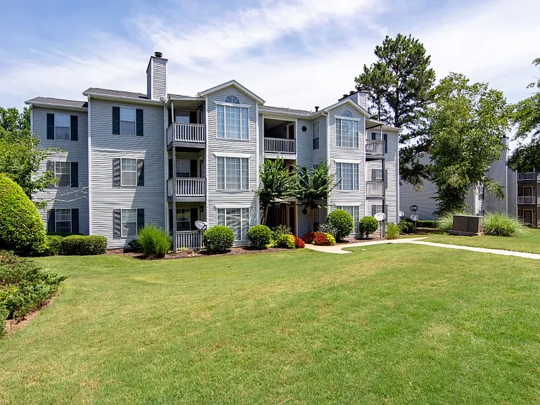 Sutter Lake Apartments — Photo 17