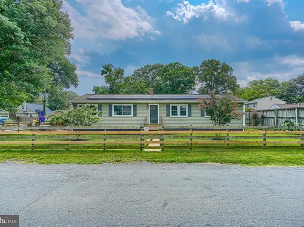 1813 Potomac Rd, Edgewater, MD 21037