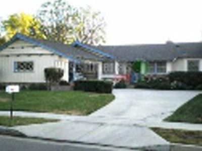 23818 Oxnard St, Woodland Hills, CA, 91367