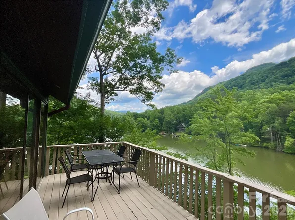 222 W Lake Dr N, Lake Lure, NC 28746