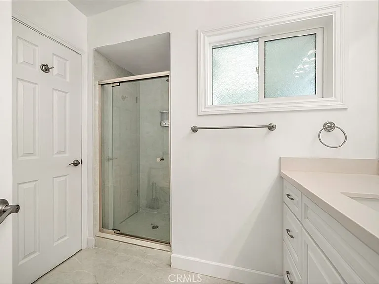 912 W Hill Ave — Photo 23