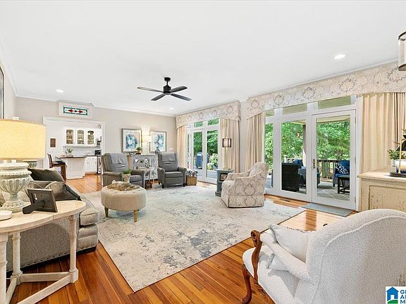 4th image of 236 Briarwood Cir