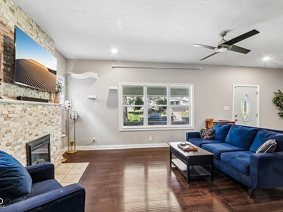 3rd image of 3319 N Park Ave