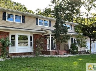 34 Woodmere Rd, North Brunswick, NJ 08902