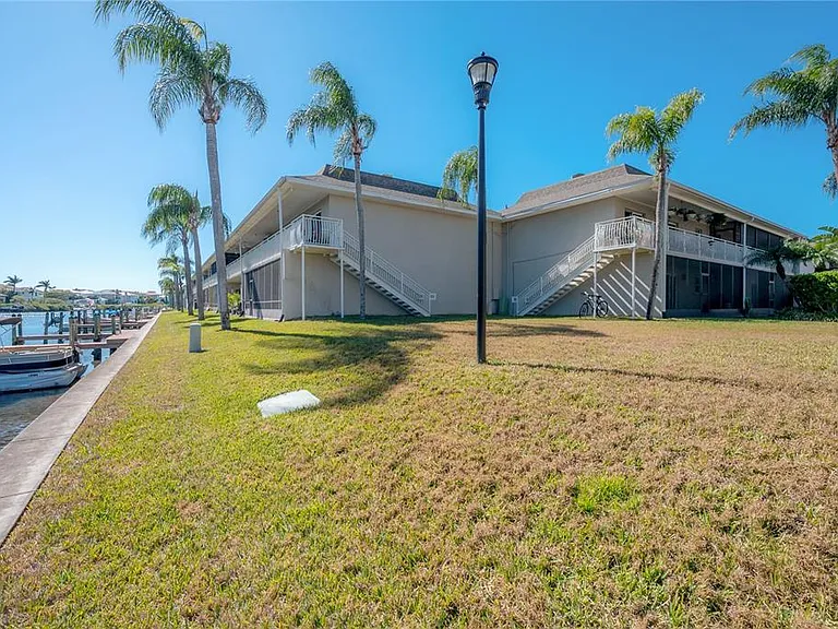 8812 Bay Pointe Dr #D202 — Photo 24
