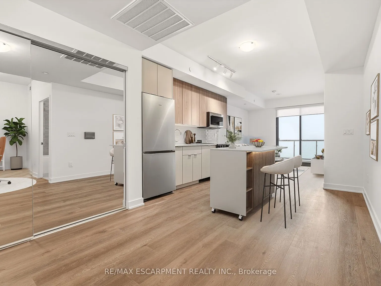 2 bed, $2,800 — Photo 3