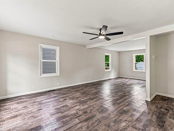 4th image of 554 Ivy Ct