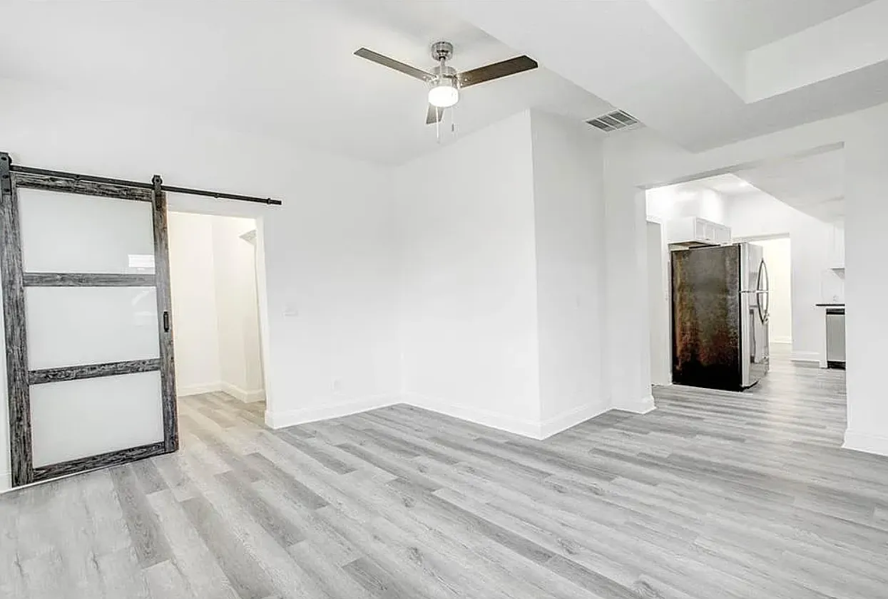 403 E Morris St — Photo 4
