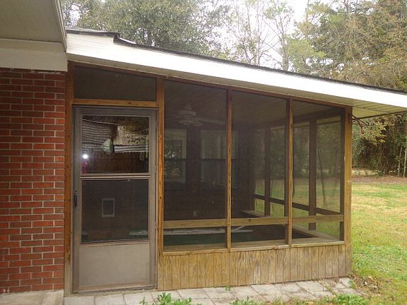 2nd image of 110 Glenwood Dr