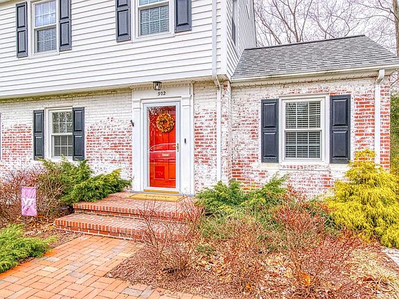 4th image of 502 Southgate Dr