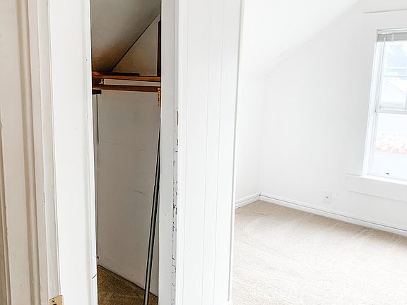 4th image of 3823 Caroline Ave #B