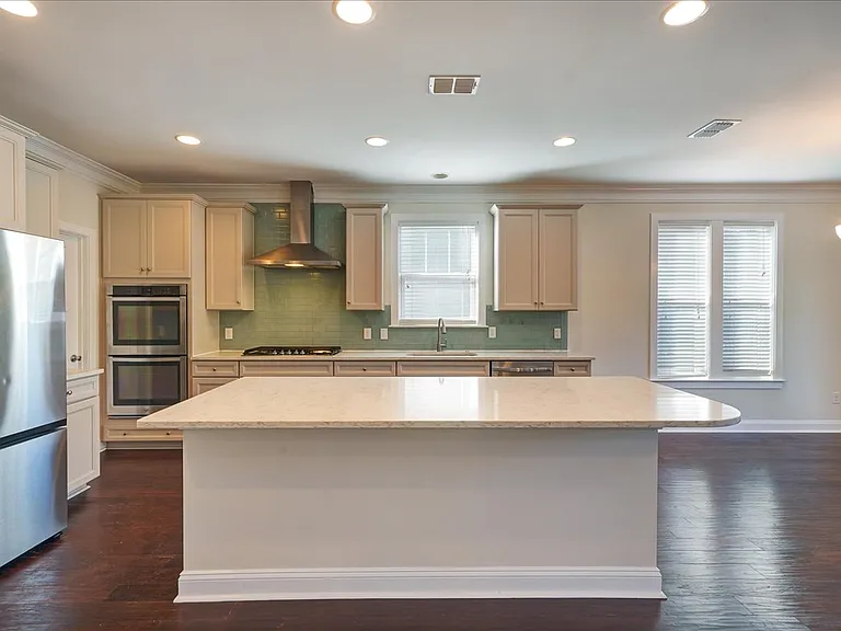 1309 Enfield Ln — Photo 10