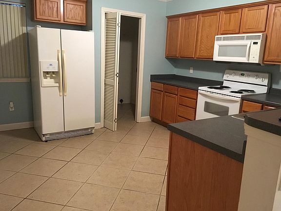 Kitchen/Laundry Room