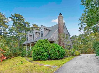 38 Meadow View Rd, Oak Bluffs, MA 02557