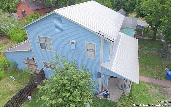 3rd image of 803 Waverly Ave
