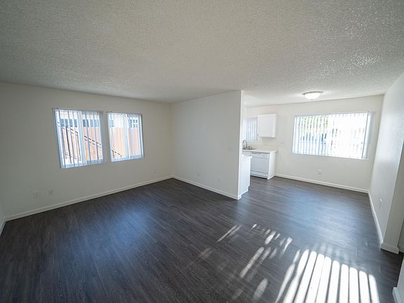 3rd image of 3723 Ingraham St APT 7