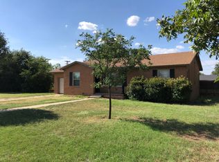 820 W Mississippi St, Floydada, TX 79235