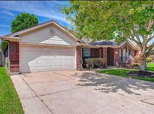 324 Cole St, Webster, TX 77598