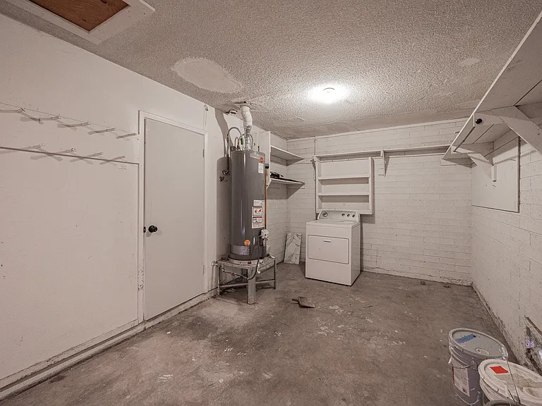 427 E Malibu Dr — Photo 22