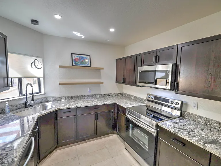 5144 N Avenida Primera — Photo 4