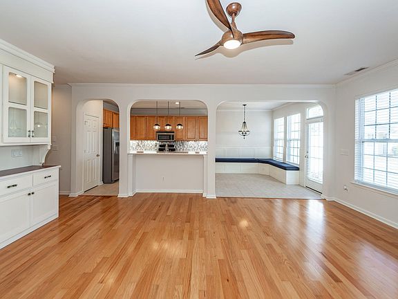 4th image of 1609 Indaba Way