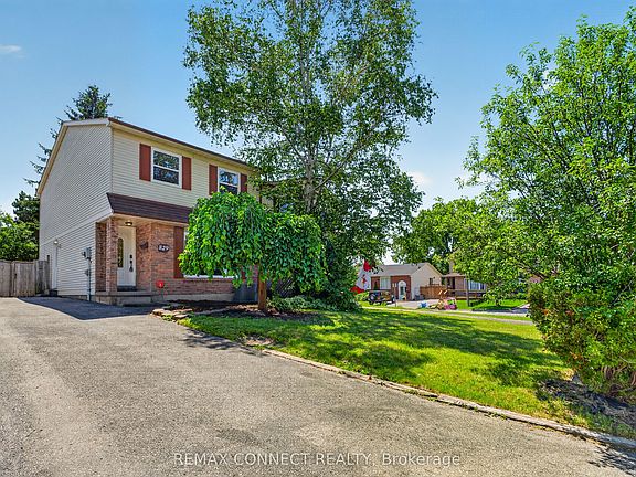 2nd image of 829 Cavan Ct