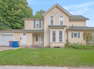 737 5th St NW, Grand Rapids, MI 49504