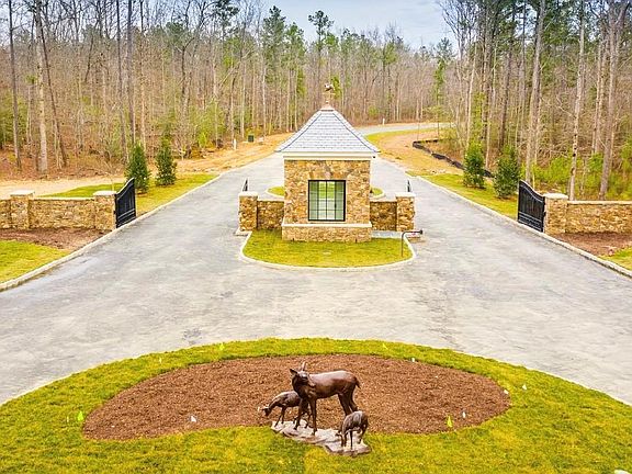 2nd image of 935 Fawn Haven Dr