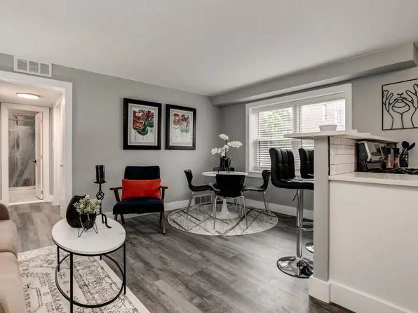 Broadway 46 Apartments