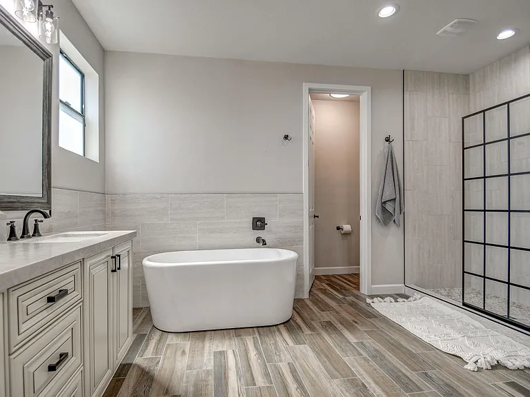 3216 E Sunnyside Ln — Photo 40