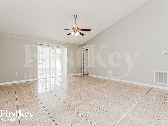 3rd image of 712 Pelican Ct